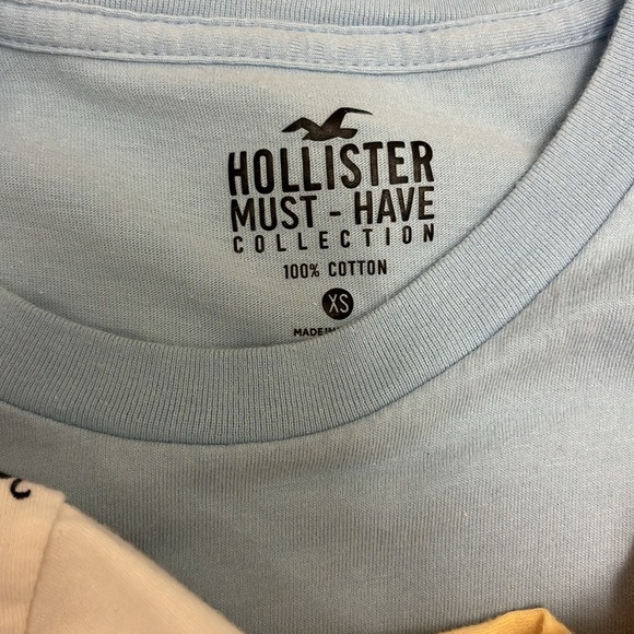 Bundle of 4 Hollister t shirts - Picture 7 of 9
